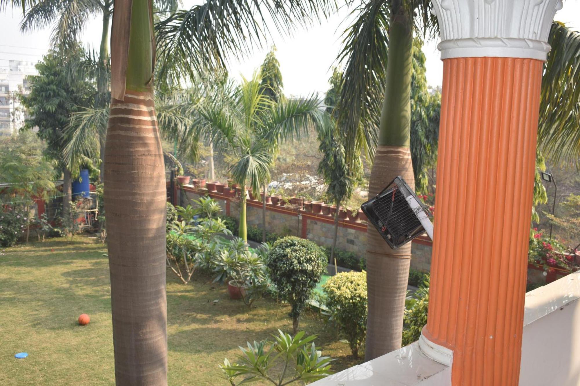 Abhilasha Villa Фаридабад Экстерьер фото