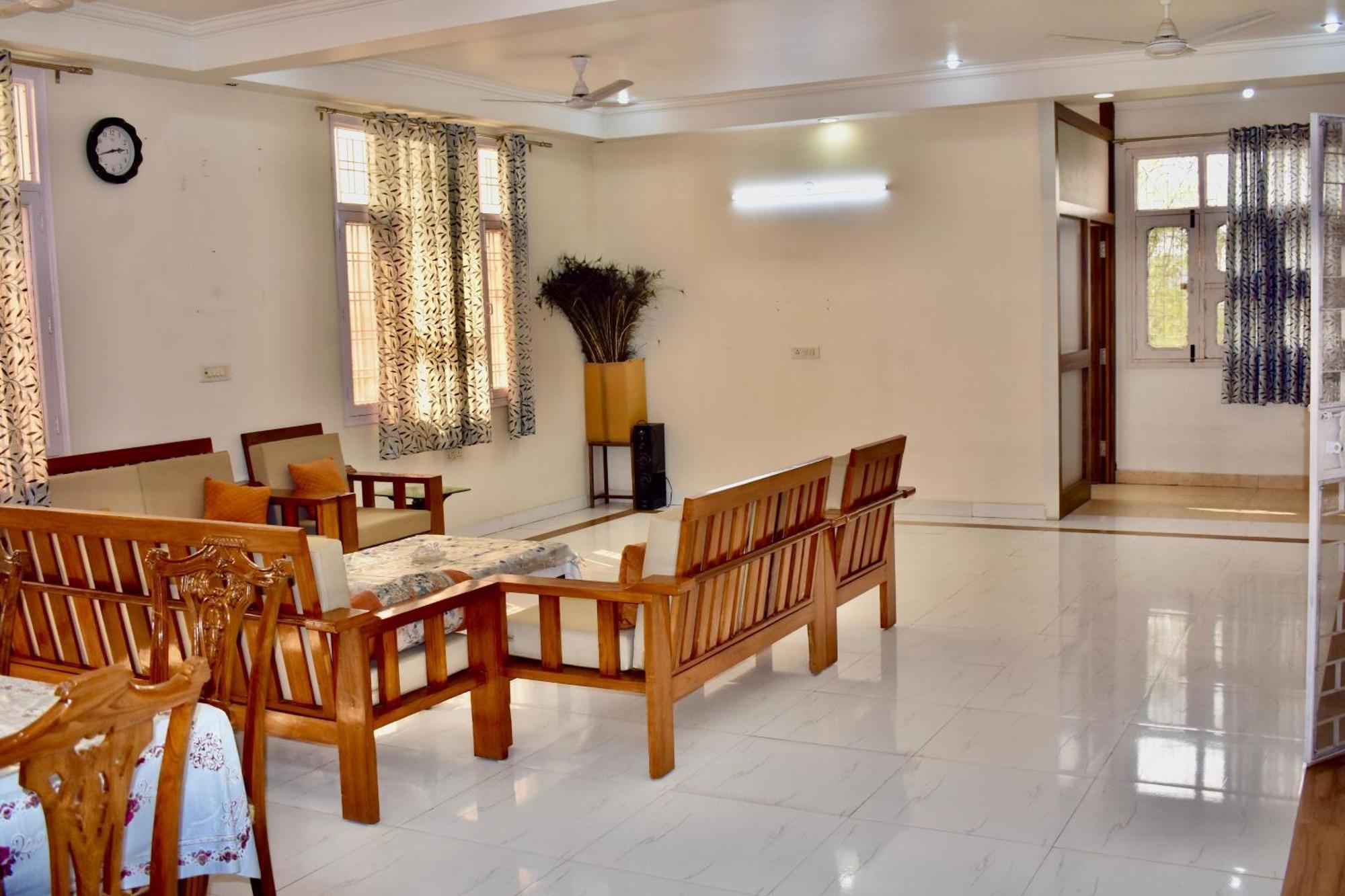 Abhilasha Villa Фаридабад Экстерьер фото